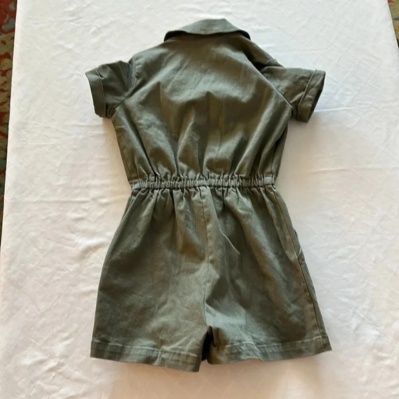 Bar lll Full Bloom dusty olive short sleeve jumpsuit romper XS NWT - Picture 6 of 6